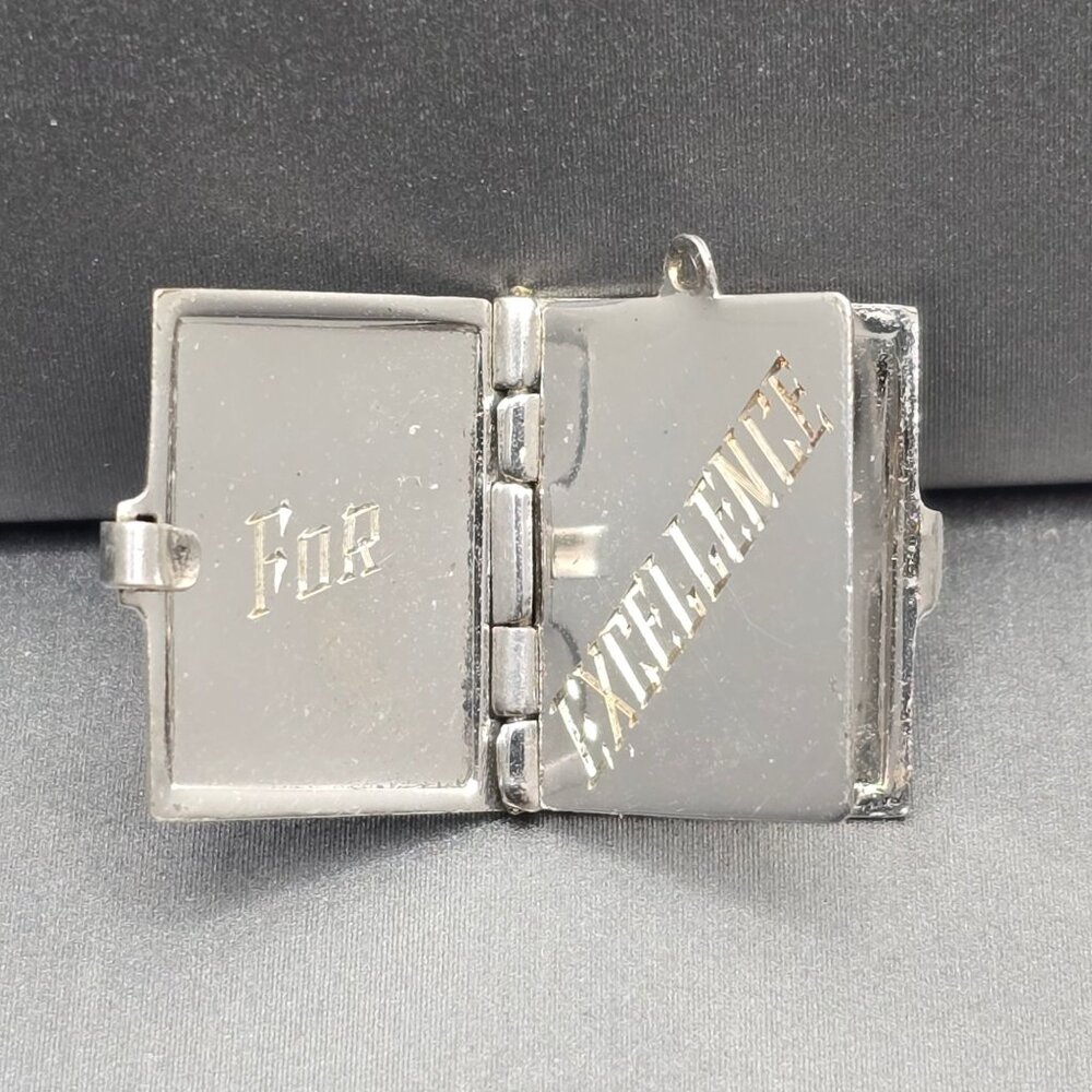 Antique Edwardian Sterling Silver 'Shakespeare' Locket .75" Literary Award - Picture 3 of 11